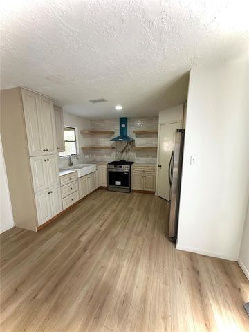 1750 Hilton Head Drive, Missouri City, TX 77459