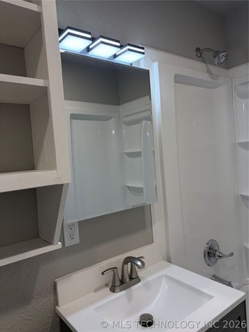 131 W Orleans Avenue, Sapulpa, OK 74066