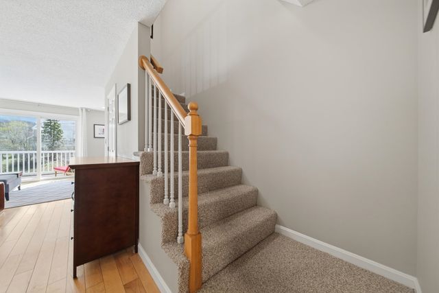 424 Fox Hollow Way, Manchester, NH 03104