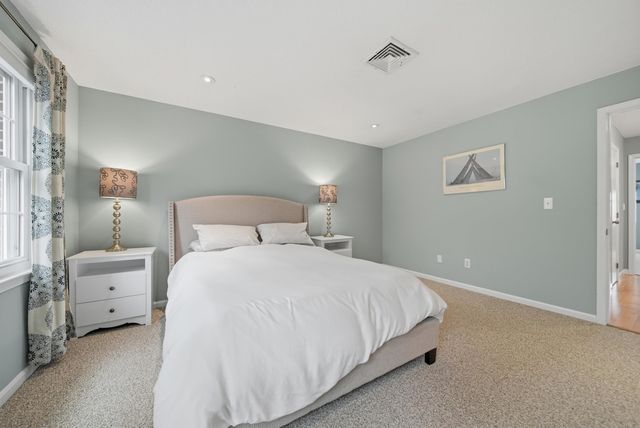 424 Fox Hollow Way, Manchester, NH 03104