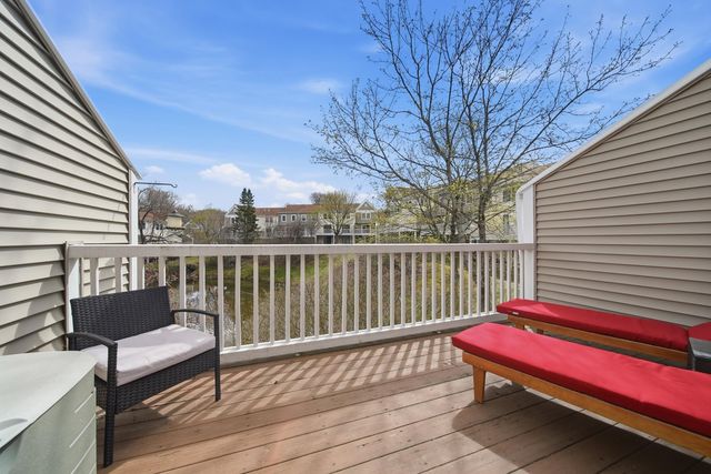 424 Fox Hollow Way, Manchester, NH 03104