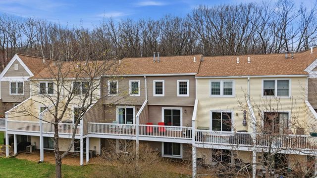 424 Fox Hollow Way, Manchester, NH 03104