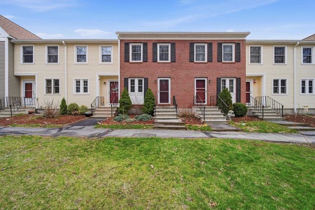 424 Fox Hollow Way, Manchester, NH 03104