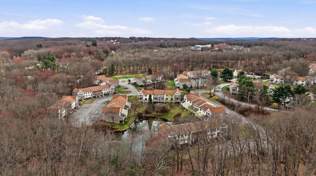 424 Fox Hollow Way, Manchester, NH 03104