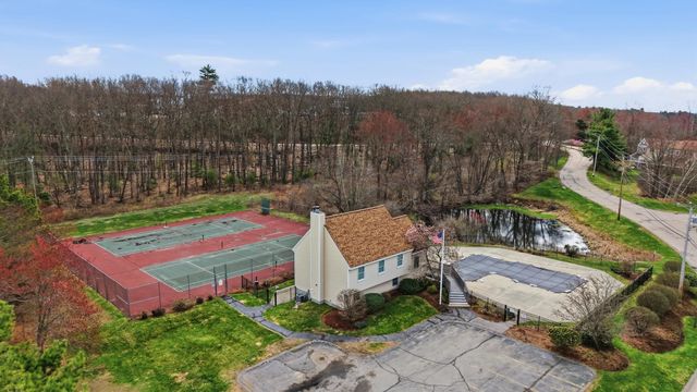 424 Fox Hollow Way, Manchester, NH 03104