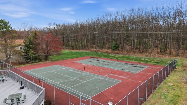 424 Fox Hollow Way, Manchester, NH 03104