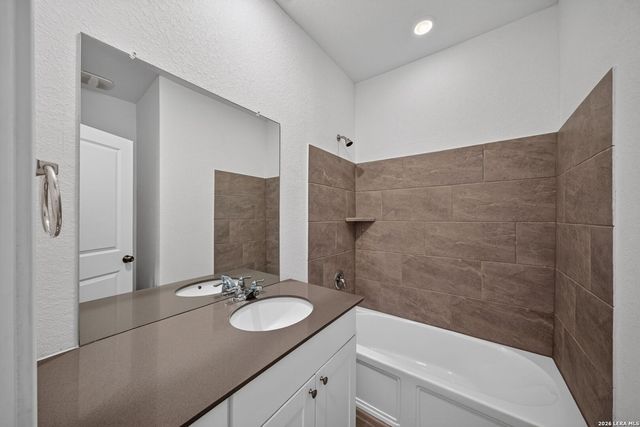 14911 Rhyolite Way, Elmendorf, TX 78112