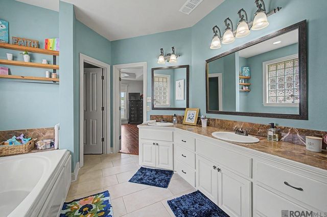 30969 Concord Dr, Walker, LA 70785