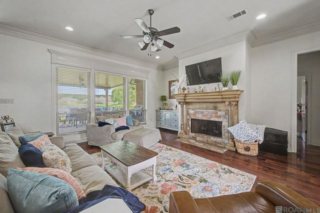 30969 Concord Dr, Walker, LA 70785