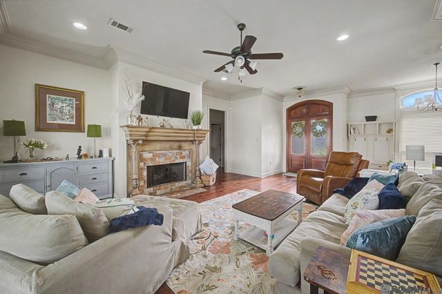 30969 Concord Dr, Walker, LA 70785