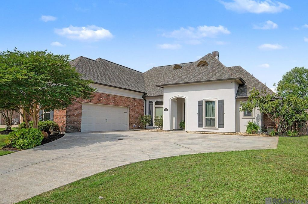 30969 Concord Dr, Walker, LA 70785