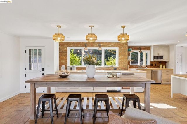 4450 4450 Turner Ave, Oakland, CA 94605