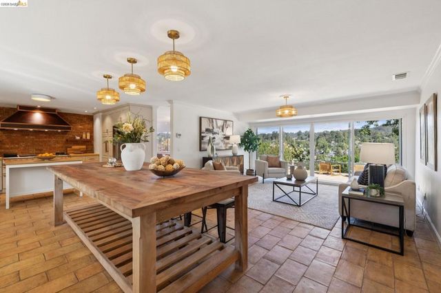 4450 4450 Turner Ave, Oakland, CA 94605