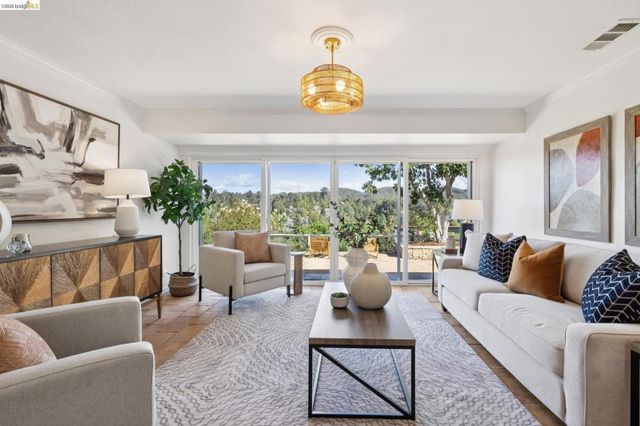 4450 4450 Turner Ave, Oakland, CA 94605