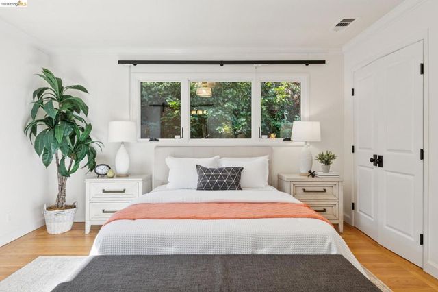 4450 4450 Turner Ave, Oakland, CA 94605