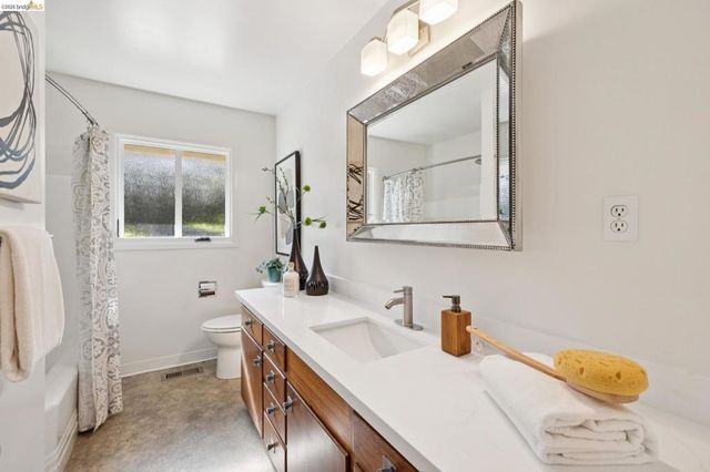 4450 4450 Turner Ave, Oakland, CA 94605