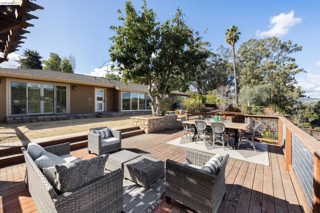 4450 4450 Turner Ave, Oakland, CA 94605