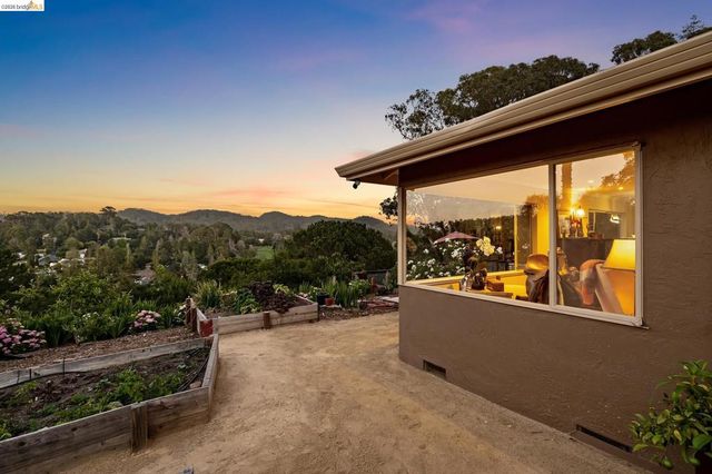 4450 4450 Turner Ave, Oakland, CA 94605