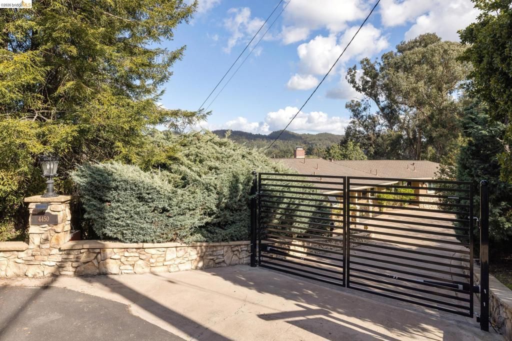 4450 4450 Turner Ave, Oakland, CA 94605