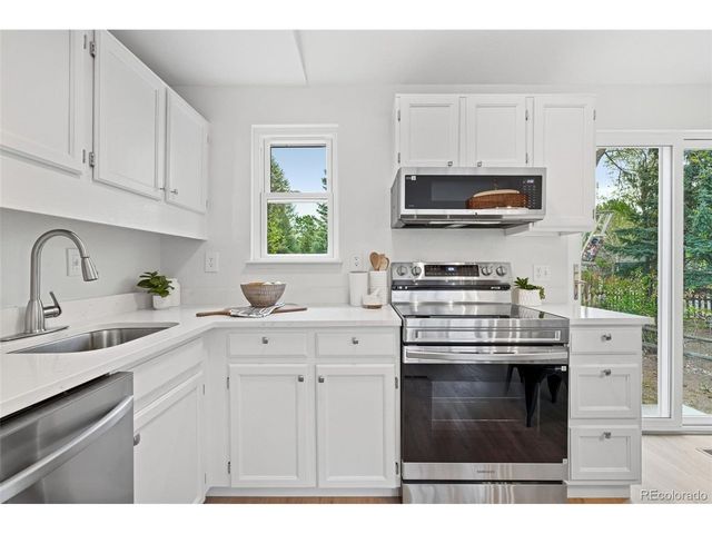 179 W Sycamore Ln, Louisville, CO 80027