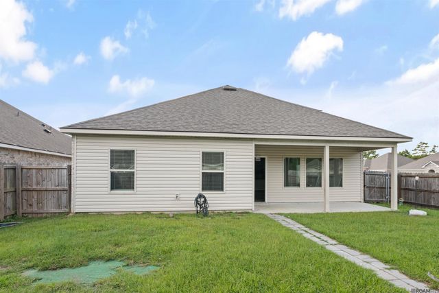 30746 Pine Grove Dr, Denham Springs, LA 70726