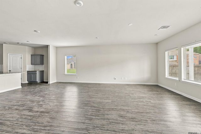 30746 Pine Grove Dr, Denham Springs, LA 70726