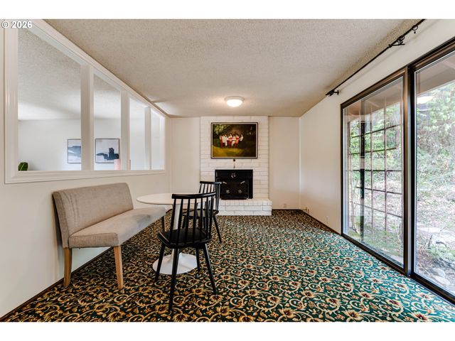 5020 SAXON Way, Eugene, OR 97405