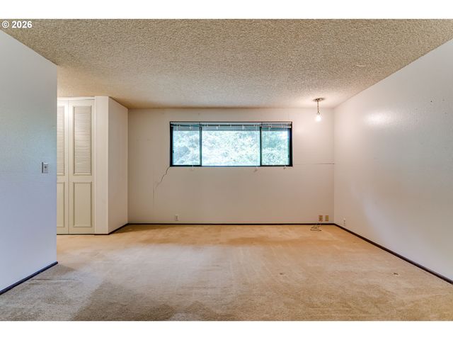 5020 SAXON Way, Eugene, OR 97405