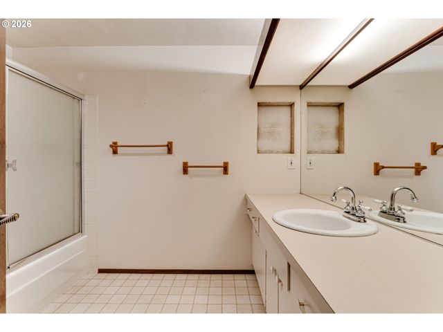 5020 SAXON Way, Eugene, OR 97405
