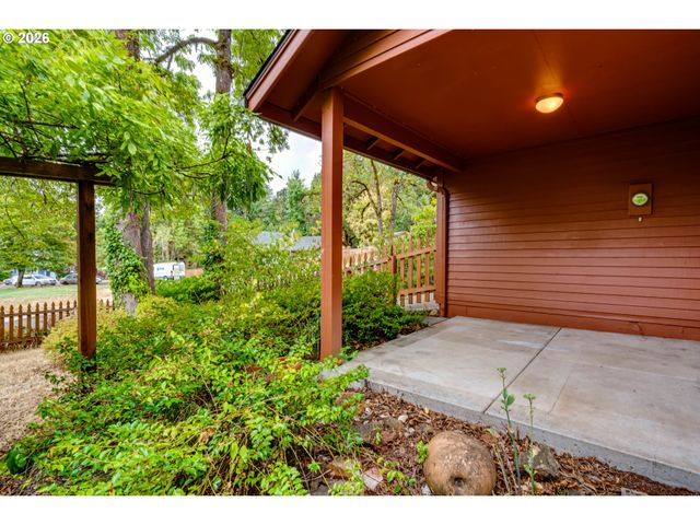 5020 SAXON Way, Eugene, OR 97405
