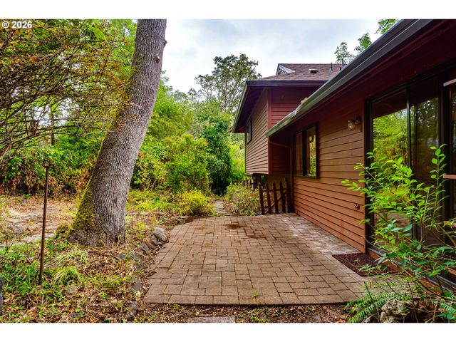 5020 SAXON Way, Eugene, OR 97405