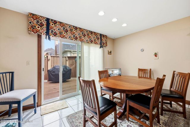 718 Talon Pl, Louisville, KY 40223