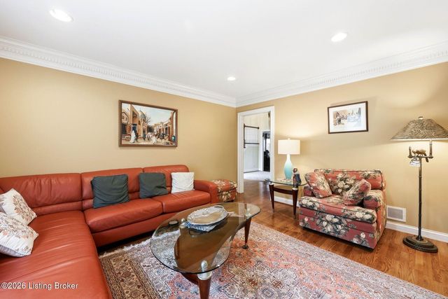 718 Talon Pl, Louisville, KY 40223