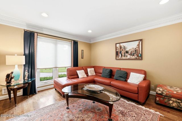 718 Talon Pl, Louisville, KY 40223