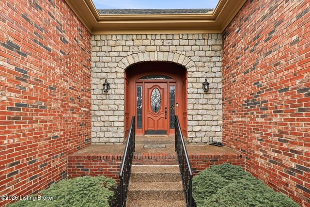 718 Talon Pl, Louisville, KY 40223