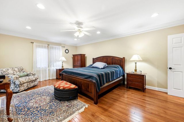 718 Talon Pl, Louisville, KY 40223