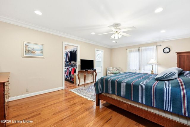 718 Talon Pl, Louisville, KY 40223