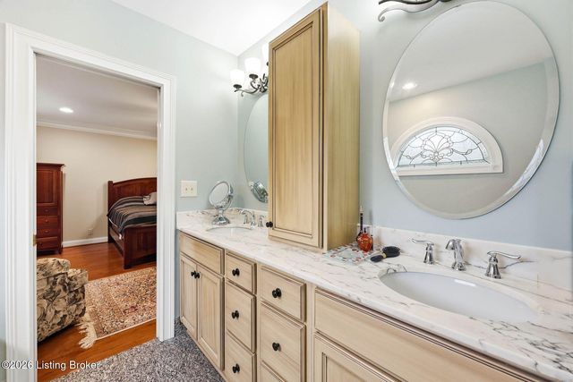 718 Talon Pl, Louisville, KY 40223