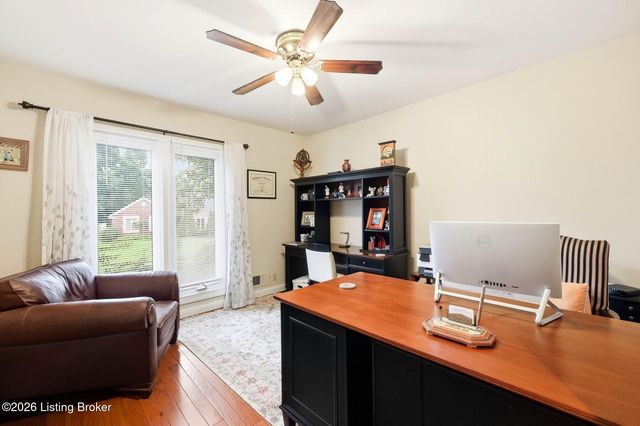 718 Talon Pl, Louisville, KY 40223