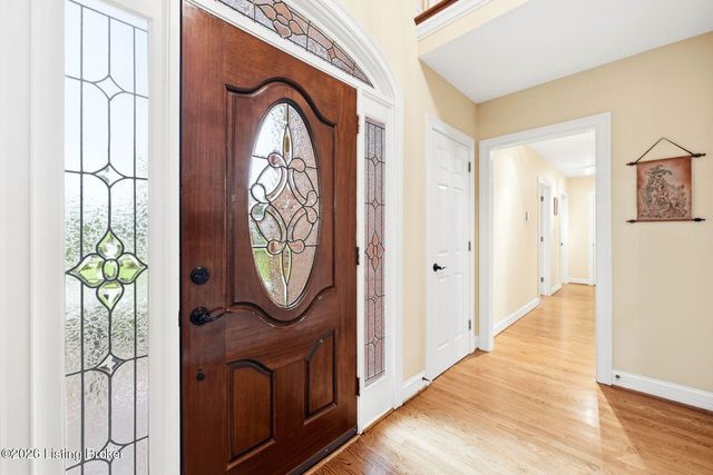 718 Talon Pl, Louisville, KY 40223