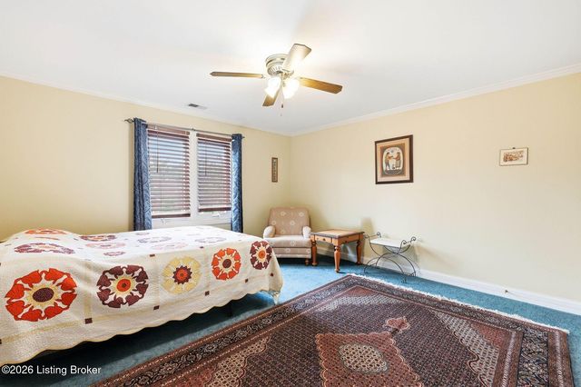 718 Talon Pl, Louisville, KY 40223