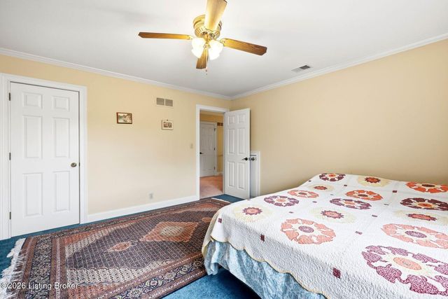 718 Talon Pl, Louisville, KY 40223