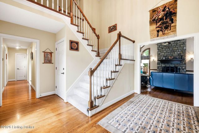 718 Talon Pl, Louisville, KY 40223