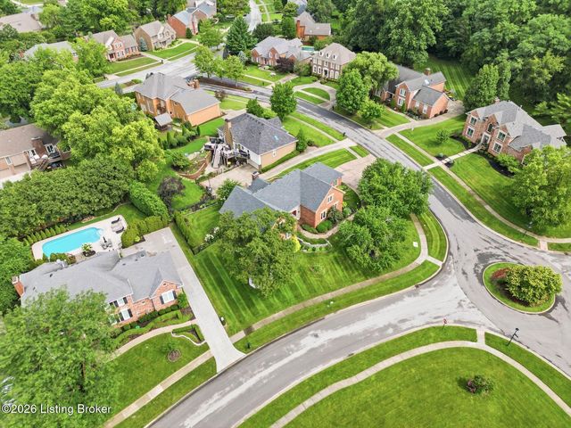 718 Talon Pl, Louisville, KY 40223