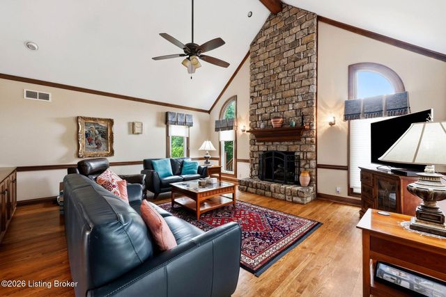 718 Talon Pl, Louisville, KY 40223