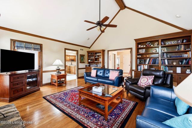 718 Talon Pl, Louisville, KY 40223