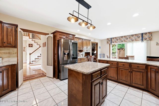 718 Talon Pl, Louisville, KY 40223