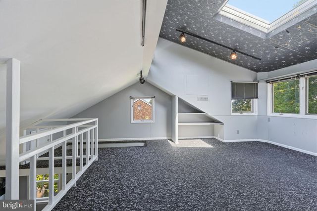 1102 ORLEANS RD, Cheltenham, PA 19012
