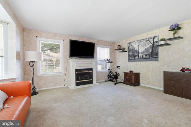 1102 ORLEANS RD, Cheltenham, PA 19012