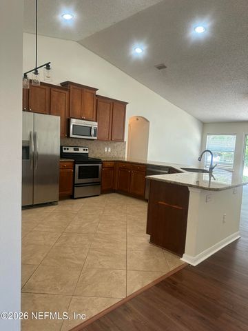 13735 DEVAN LEE Drive E, Jacksonville, FL 32226